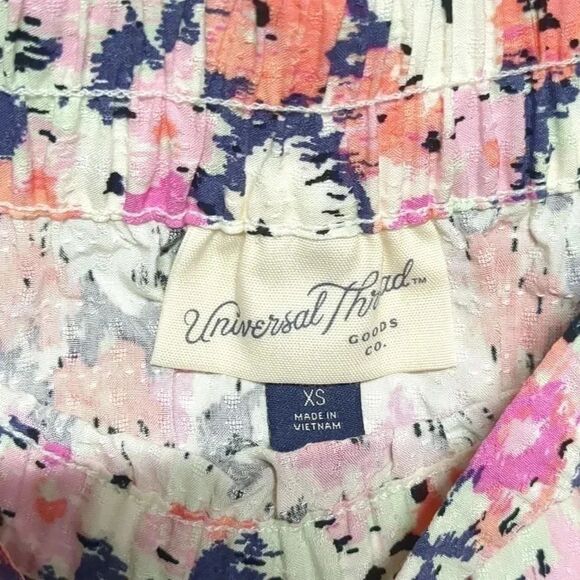 Universal Thread Women's Multifloral Tiered Flowy Mini Skirt Size XS NWT - Picture 6 of 7